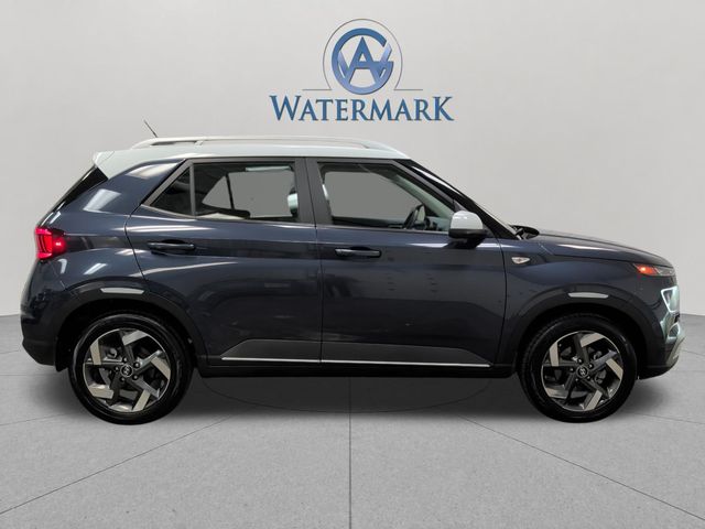 2025 Hyundai Venue Limited - Photo 7