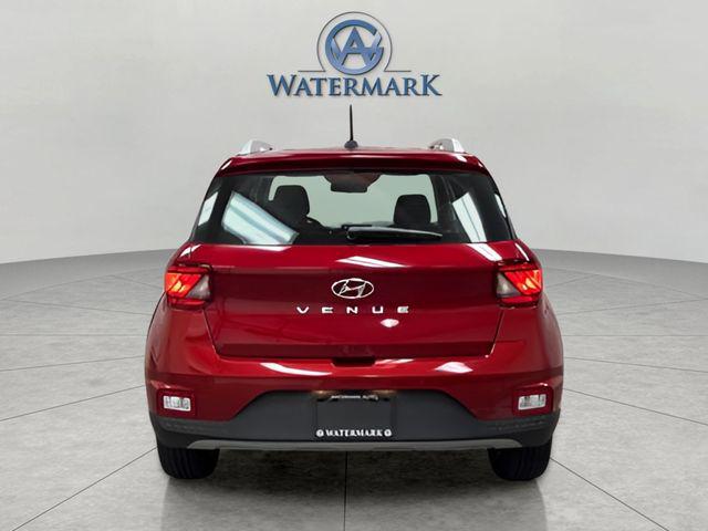 2025 Hyundai Venue SEL photo 4