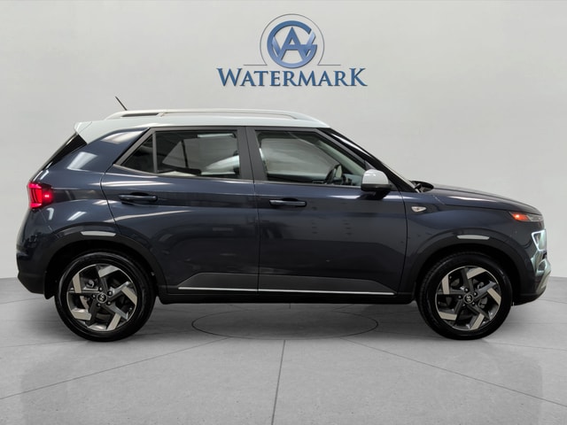 2025 Hyundai Venue Limited - Photo 6