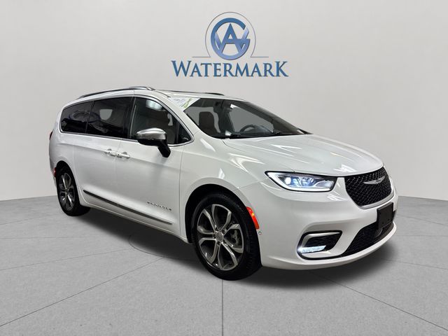 2025 Chrysler Pacifica Pinnacle - Photo 16