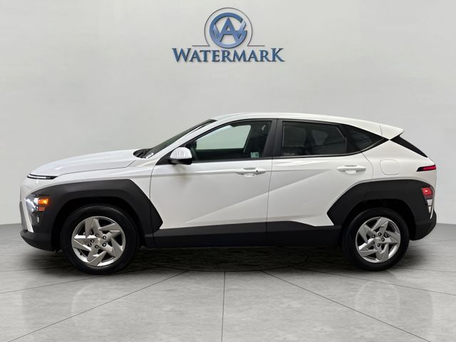 2025 Hyundai Kona SE photo 2