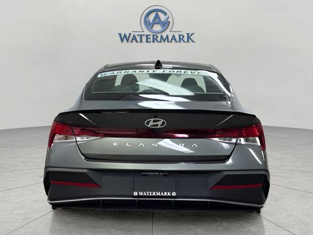 2025 Hyundai Elantra SEL Sport photo 4