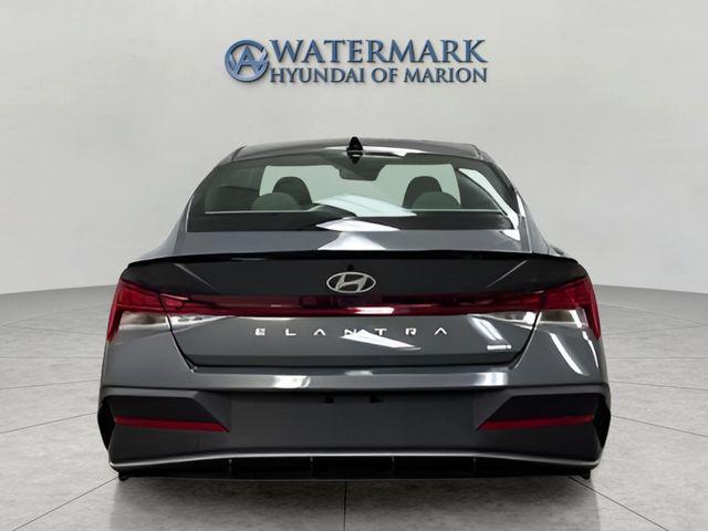 2025 Hyundai Elantra Hybrid SEL Sport photo 4
