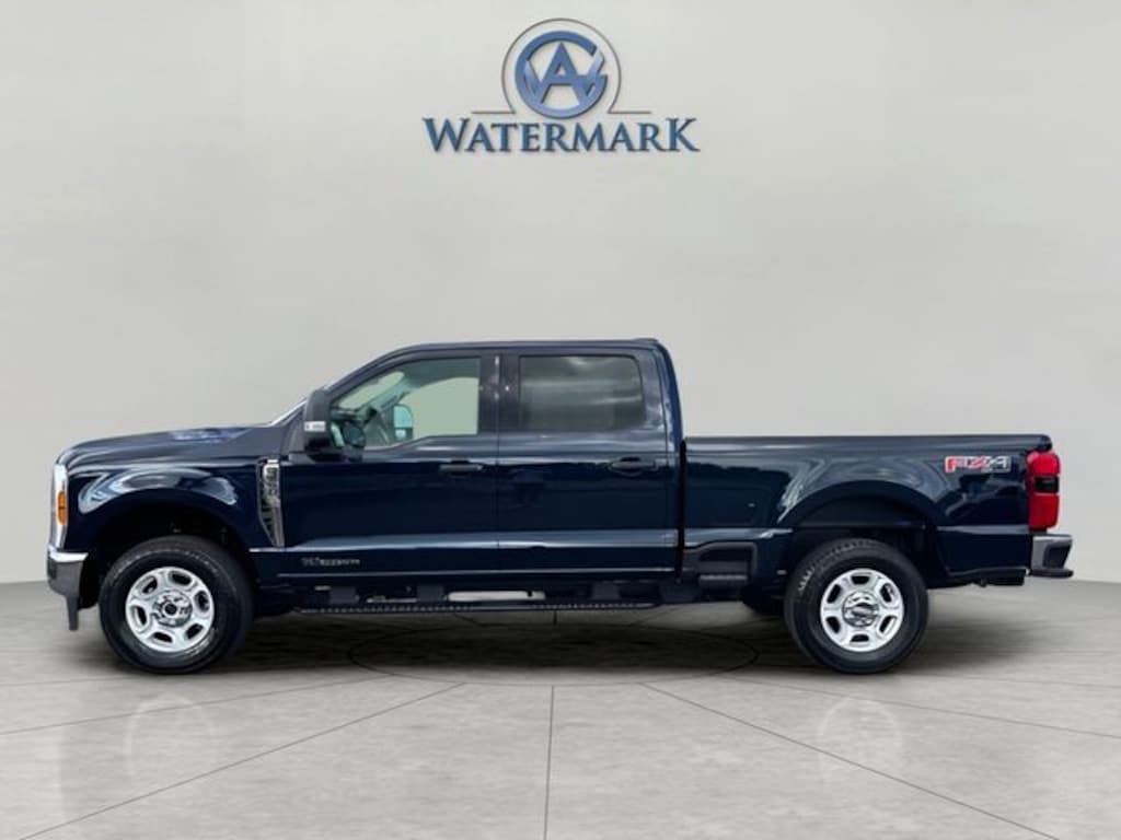 Used 2025 Ford F-250 XLT Truck Crew Cab