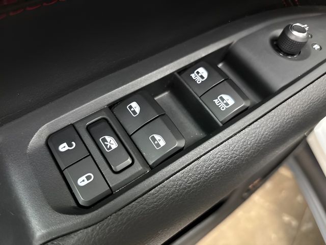 2025 Jeep Compass Trailhawk - Photo 12