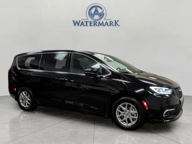2025 Chrysler Pacifica Select - Photo 7