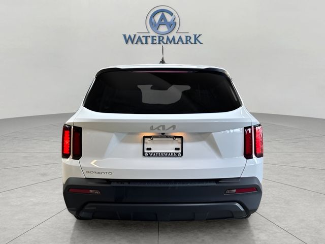 2023 Kia Sorento LX photo 4