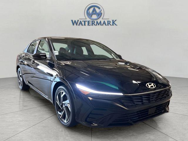 2025 Hyundai Elantra Limited's photo