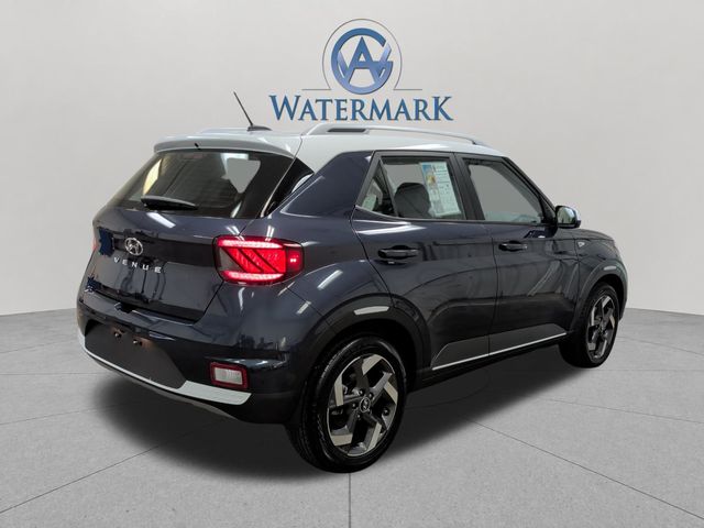 2025 Hyundai Venue Limited - Photo 6
