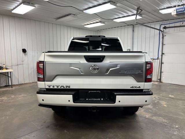2021 Nissan Titan Platinum Reserve photo 4