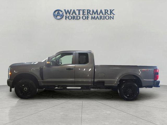 2025 Ford F-350 XL photo 2