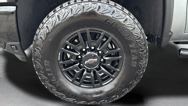 2025 Chevrolet Silverado 2500HD ZR2 - Photo 40