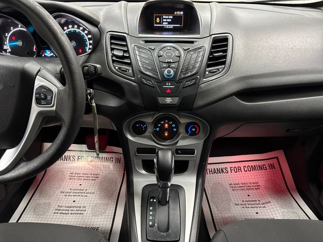 2018 Ford Fiesta SE - Photo 12