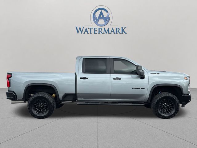 2025 Chevrolet Silverado 2500HD ZR2 - Photo 8