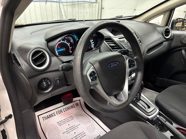 2018 Ford Fiesta SE - Photo 17