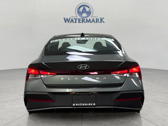 2025 Hyundai Elantra SE photo 4
