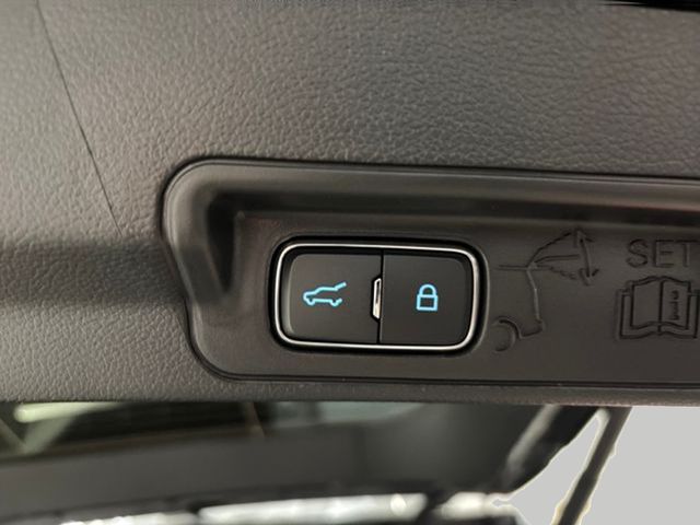 2025 Ford Explorer ST photo 4