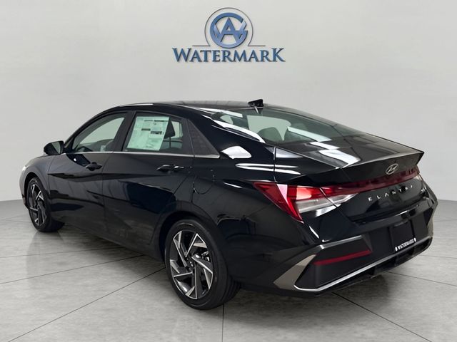 2025 Hyundai Elantra Hybrid Limited photo 3