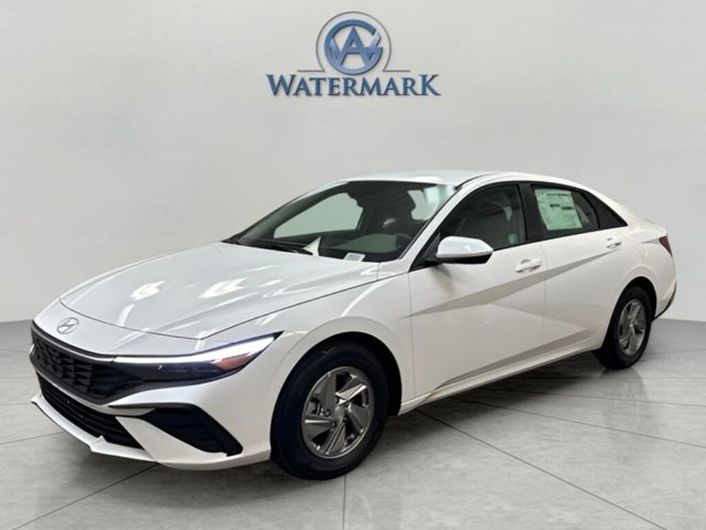 New 2025 Hyundai Elantra SE Sedan