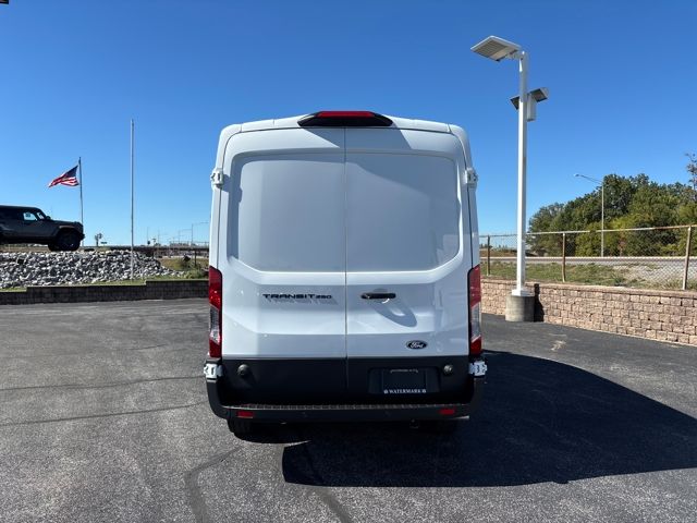 2026 Ford Transit photo 4