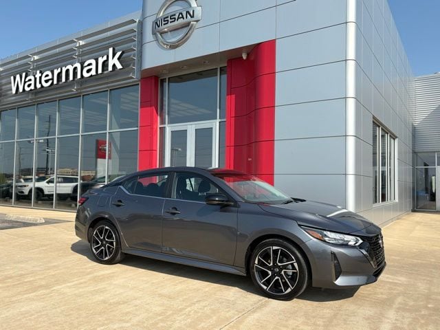 2025 Nissan Sentra SR's photo