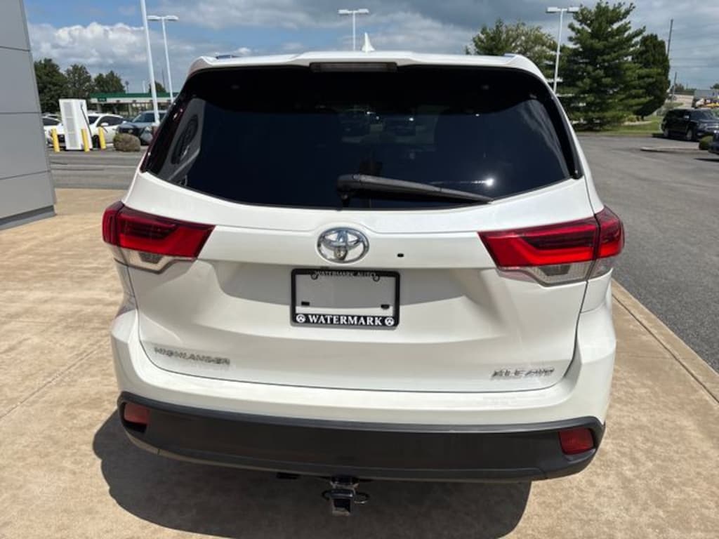 Used 2019 Toyota Highlander XLE V6 SUV