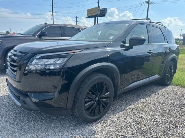 2025 Nissan Pathfinder SL 4WD's photo