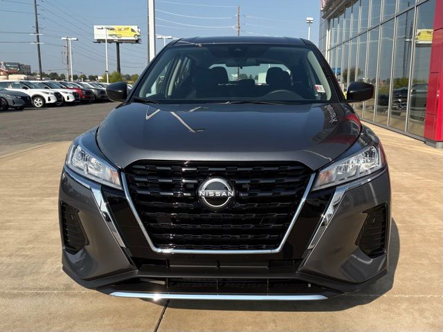 2025 Nissan Kicks Play S photo 3