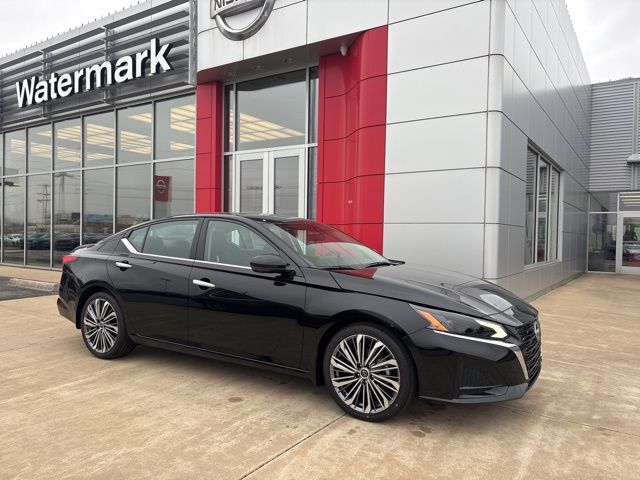 2025 Nissan Altima S's photo