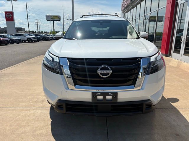 2025 Nissan Pathfinder SV photo 2