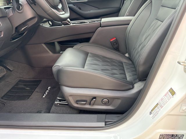 2026 Nissan Rogue Platinum - Photo 10