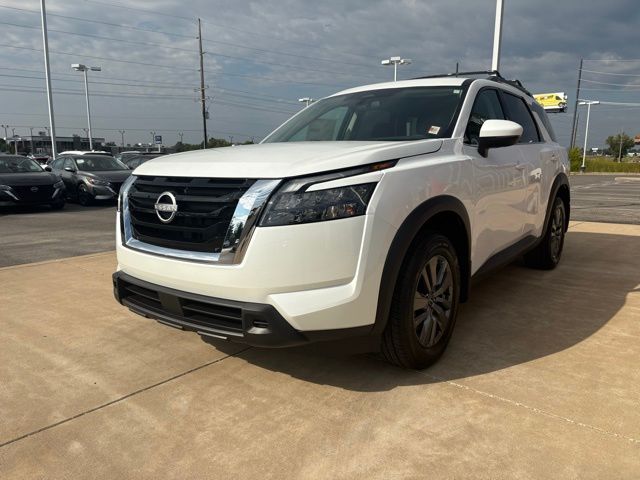 2025 Nissan Pathfinder SV photo 3