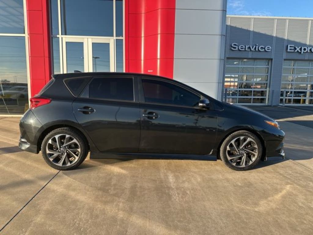 Used 2017 Toyota Corolla iM Base Hatchback