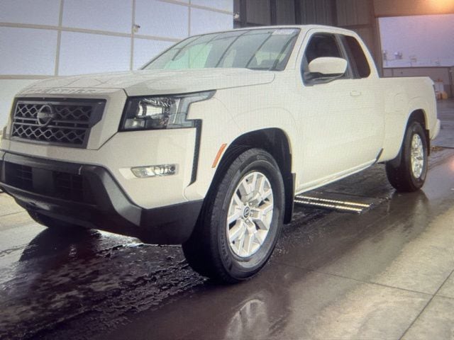 2024 Nissan Frontier SV's photo