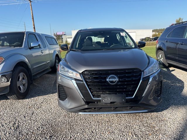 2024 Nissan Kicks S photo 2