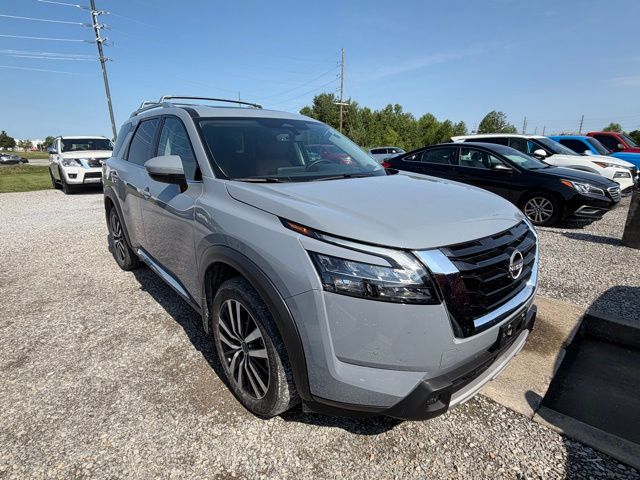 2025 Nissan Pathfinder Platinum 4WD's photo