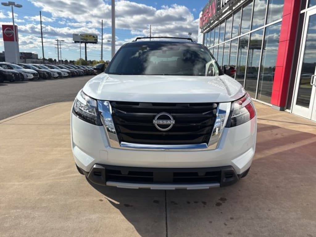 New 2025 Nissan Pathfinder Platinum SUV