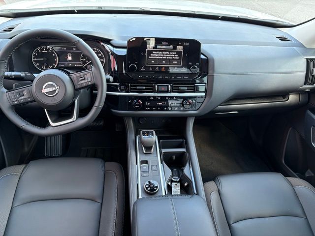 2025 Nissan Pathfinder SL photo 2