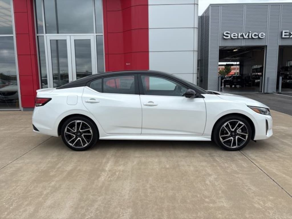 New 2025 Nissan Sentra SR Sedan