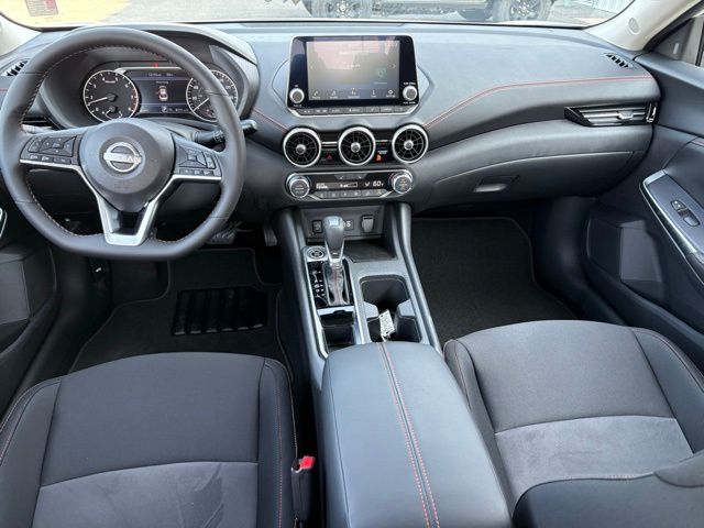 2025 Nissan Sentra SR photo 2