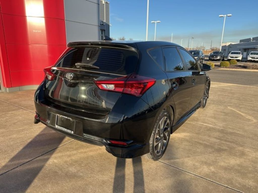 Used 2017 Toyota Corolla iM Base Hatchback