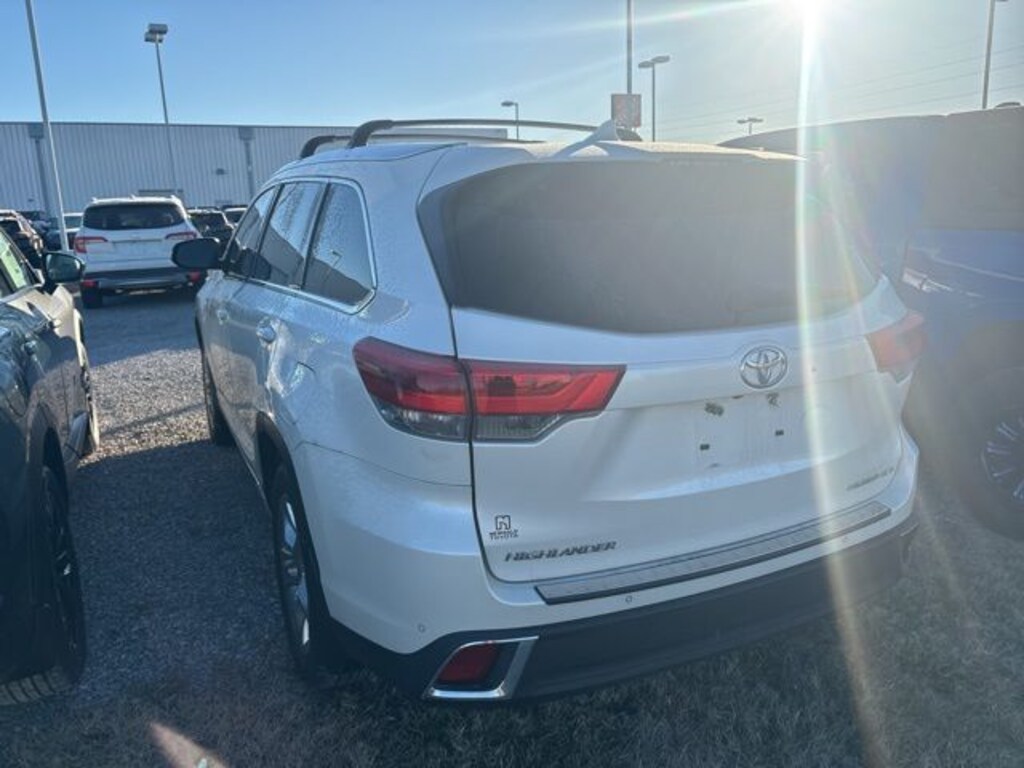 Used 2018 Toyota Highlander Limited V6 SUV
