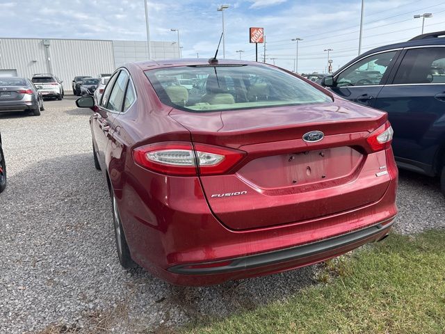 2016 Ford Fusion SE photo 4