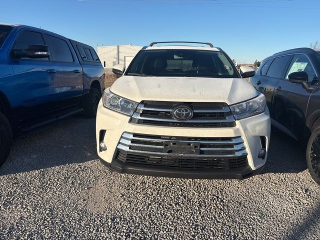 Used 2018 Toyota Highlander Limited V6 SUV