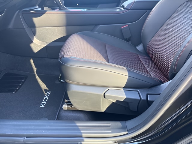 2026 Nissan KICKS SR AWD - Photo 12