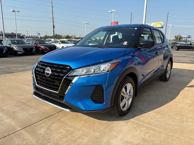 2025 Nissan Kicks Play S photo 4