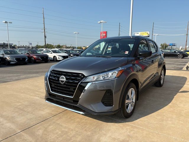 2025 Nissan Kicks Play S photo 4