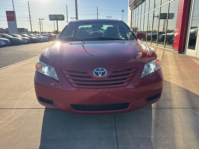 2009 Toyota Camry LE photo 2