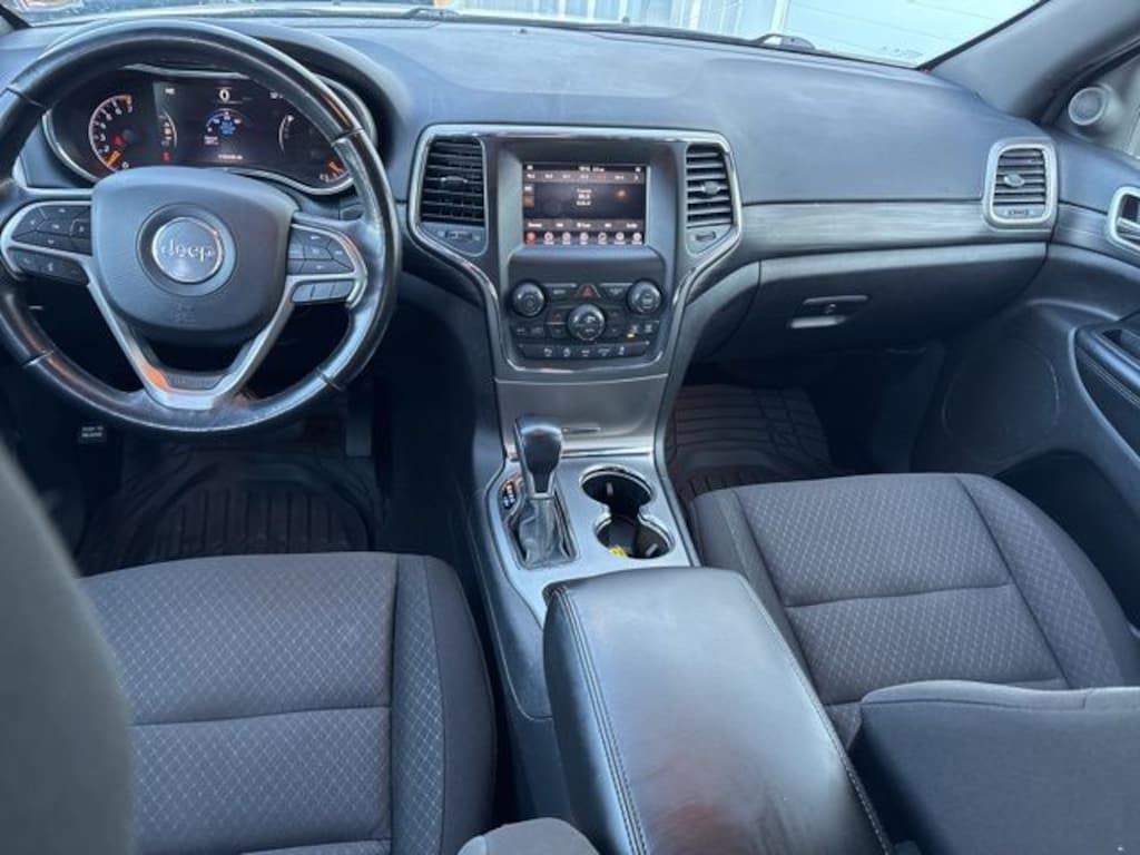 Used 2020 Jeep Grand Cherokee Laredo SUV