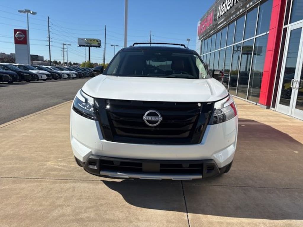 New 2025 Nissan Pathfinder Platinum SUV